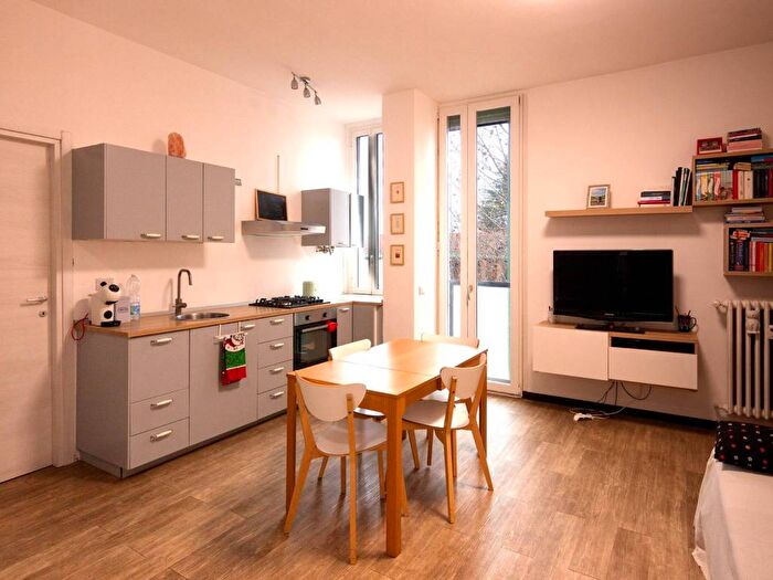 Appartamento bilocale in affitto in Via Monzambano, Dergano, Milano