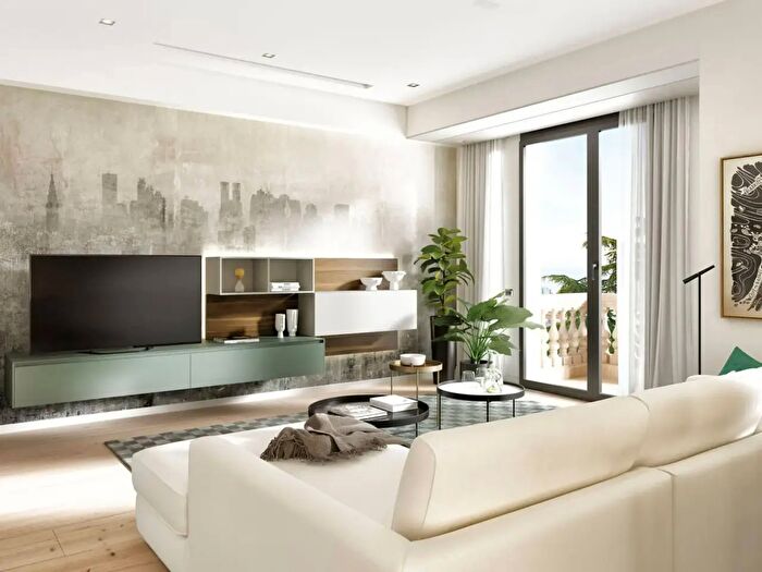 Appartamento con 8 locali in vendita in Via Ariosto, Forli