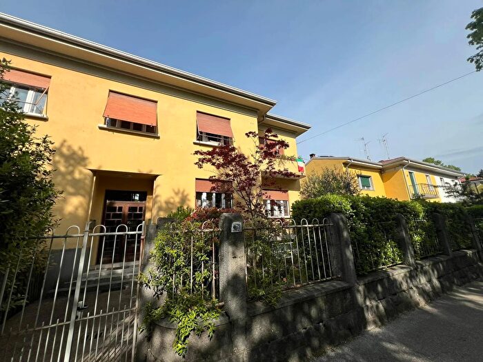 Appartamento con 6 locali in vendita in Gorizia Piazzale Medaglie Doro, Gorizia