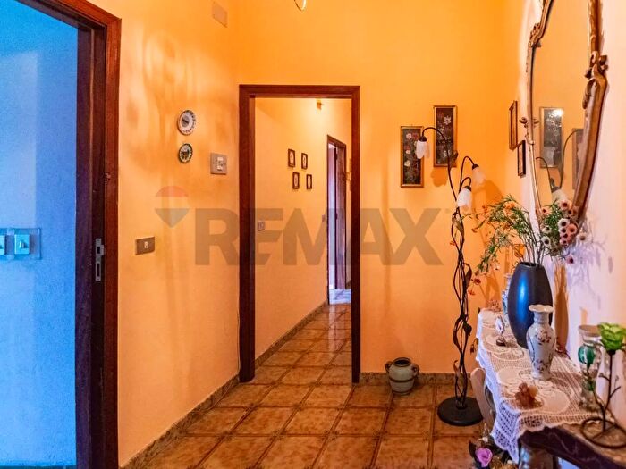 Appartamento con 7 locali in vendita in Via della Regione, San Giovanni La Punta