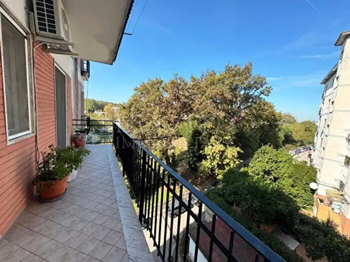 Appartamento trilocale in vendita in Via Edoardo Nicolardi, Napoli