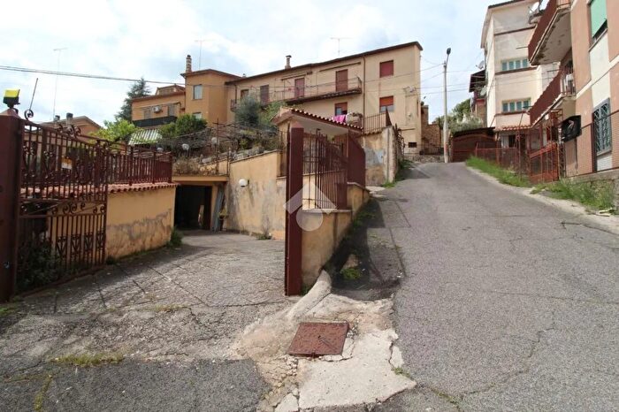 Appartamento bilocale in vendita in Via Ugo Foscolo, Poggio Moiano