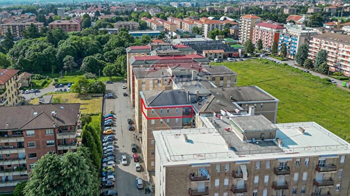 Appartamento con 7 locali in vendita in Via Valentino Cerruti, Biella