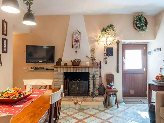 Appartamento trilocale in vendita in Rione Fontana Vecchia, Scontrone
