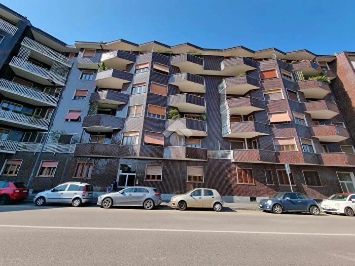 Appartamento trilocale in affitto in Via Zoja l, Milano