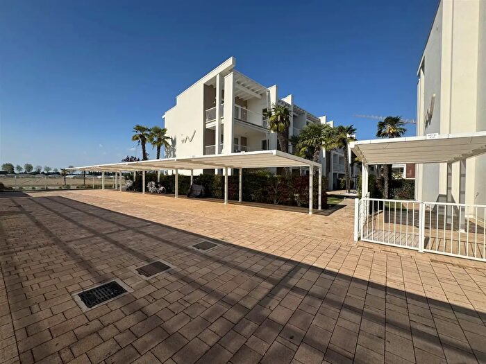 Appartamento quadrilocale in vendita in Via Udine, Jesolo