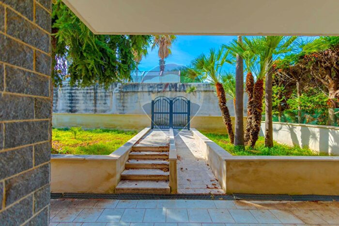 Casa con 5 locali in vendita in Via della Libertà, Bisceglie