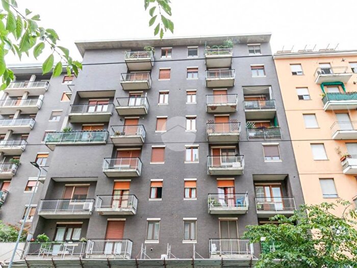 Appartamento bilocale in affitto in Via Giambellino, Giambellino, Milano