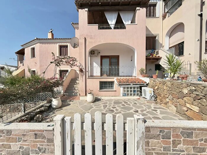 Appartamento trilocale in vendita in Budoni