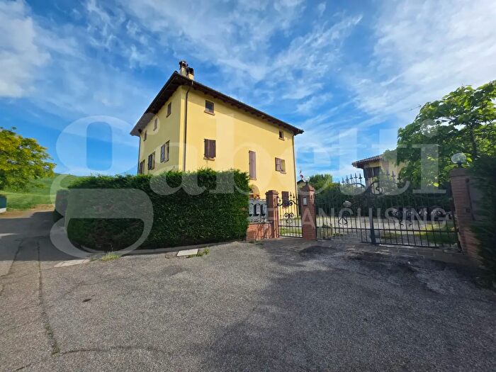 Appartamento quadrilocale in vendita in Via Lavino, Monte San Pietro