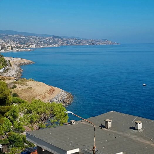 Appartamento quadrilocale in vendita in Via Marconi, Sanremo