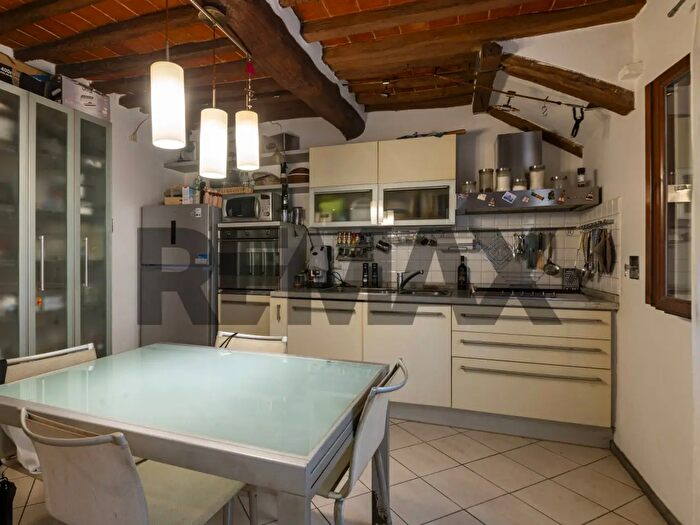 Appartamento quadrilocale in vendita in Via Perelli a, Bucine