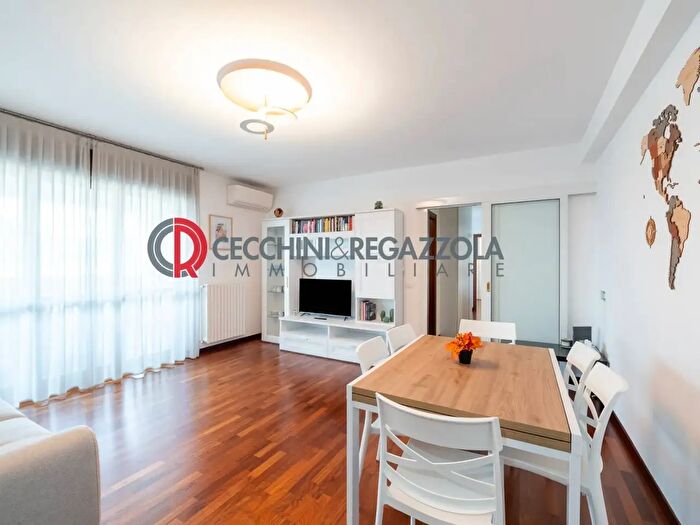 Appartamento trilocale in vendita in Via Diodoro Siculo, Milano