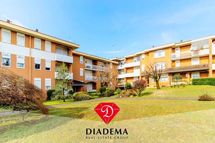 Appartamento trilocale in vendita in Via Libertà, Besnate