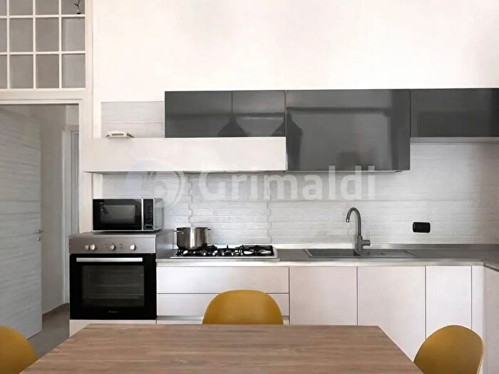 Appartamento con 5 locali in vendita in Via Gaetano Martinez, Lecce