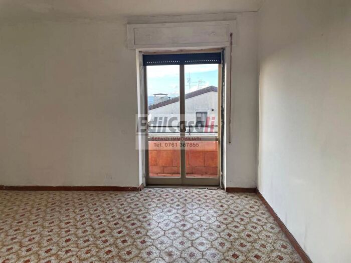 Appartamento trilocale in affitto in Via Vittorio Veneto, Sipicciano, Graffignano