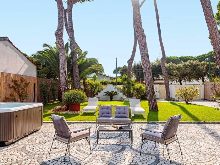 Casa con 6 locali in affitto in Vittoria Apuana, Forte dei Marmi