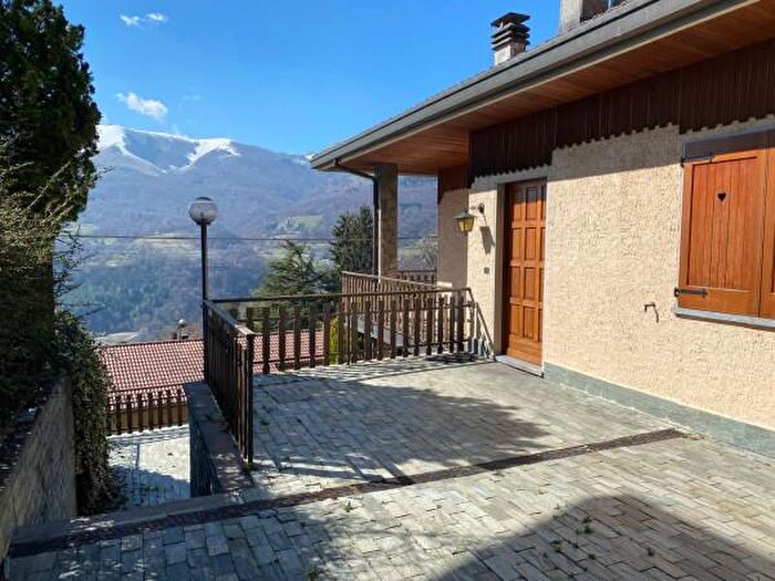 Casa con 6 locali in vendita in Via Blessagno, Centro Valle Intelvi