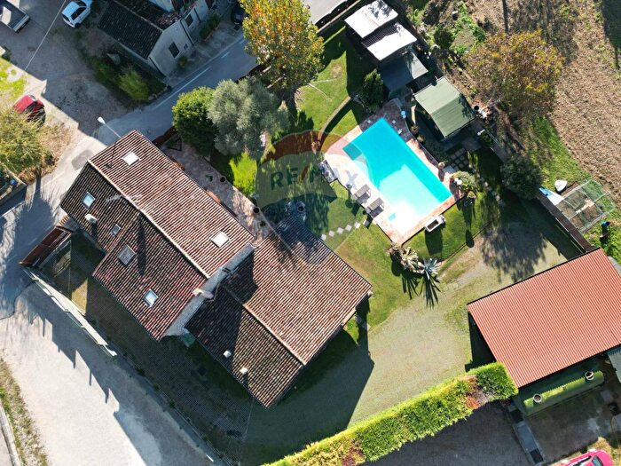 Casa con 9 locali in vendita in Via San Giovanni, Volta Mantovana