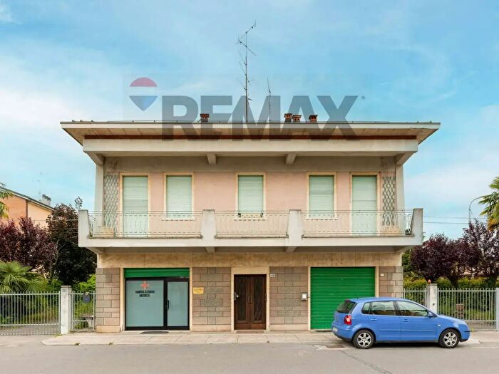 Case in Vendita e in Affitto - 3