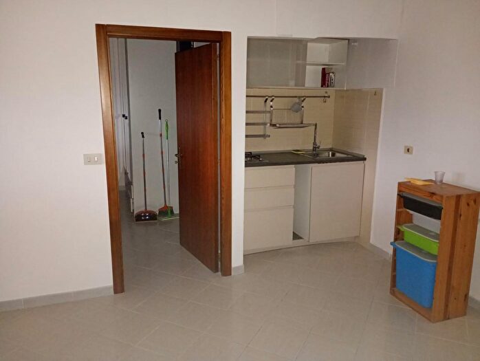 Appartamento bilocale in affitto in Largo Tarsia, Napoli