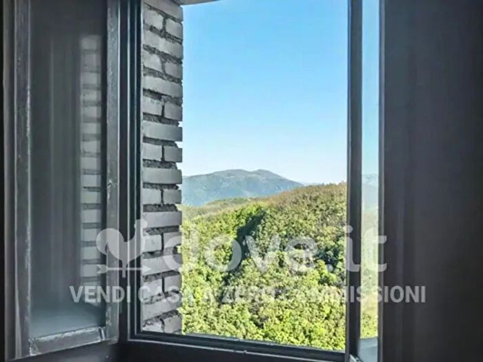 Appartamento quadrilocale in vendita in Frazione Agliano, Campello Sul Clitunno