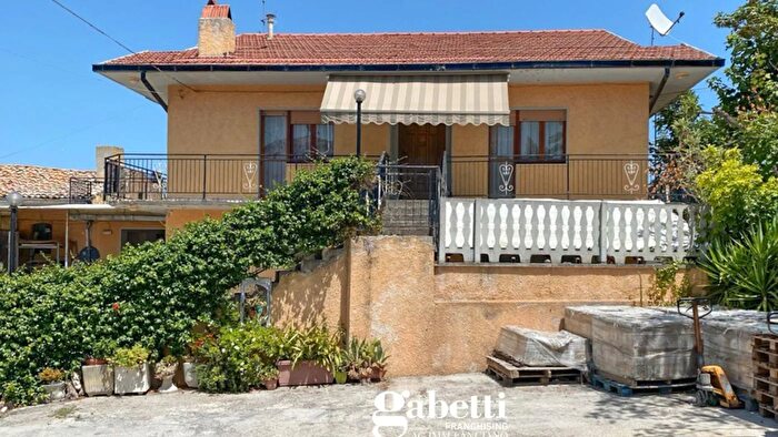 Casa con 5 locali in vendita in Cda Santa Maria dei Mesi, Lanciano