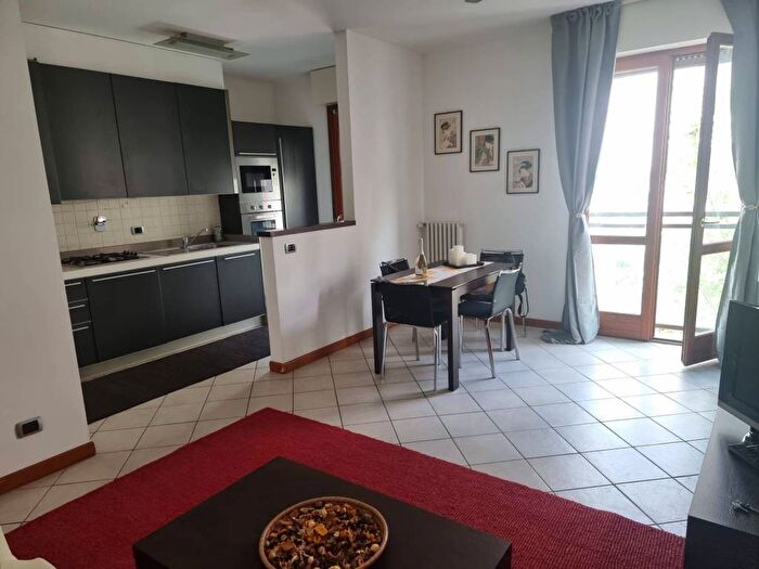 Appartamento bilocale in affitto in Piazzale della Porta al Prato, Borgo Ognissanti Il Prato, Firenze