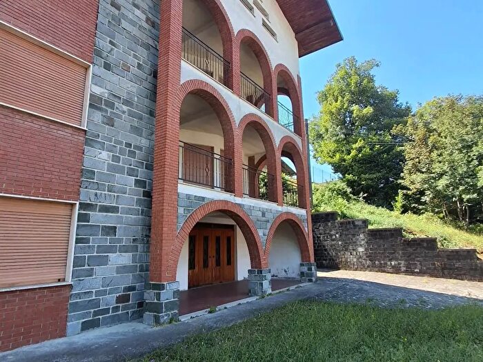 Casa con 5 locali in vendita in Ferriere