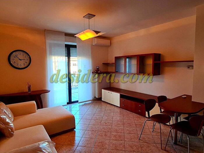 Appartamento bilocale in affitto in Via Antonio Gramsci, Centro, Sesto Calende