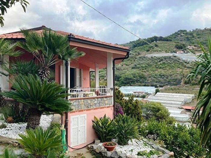 Casa con 7 locali in vendita in San Biagio Della Cima
