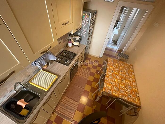 Appartamento trilocale in affitto in Via Miraglia, Reggio Calabria