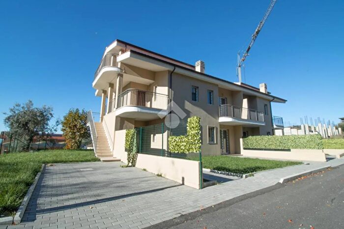 Appartamento trilocale in vendita in Via SantEgidio, Torri In Sabina