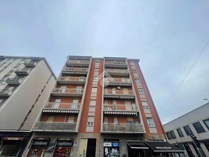 Appartamento trilocale in vendita in Via Carlo Rota, Monza