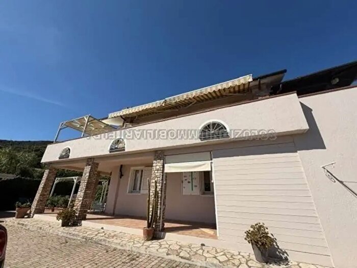 Casa con 12 locali in vendita in Portoferraio