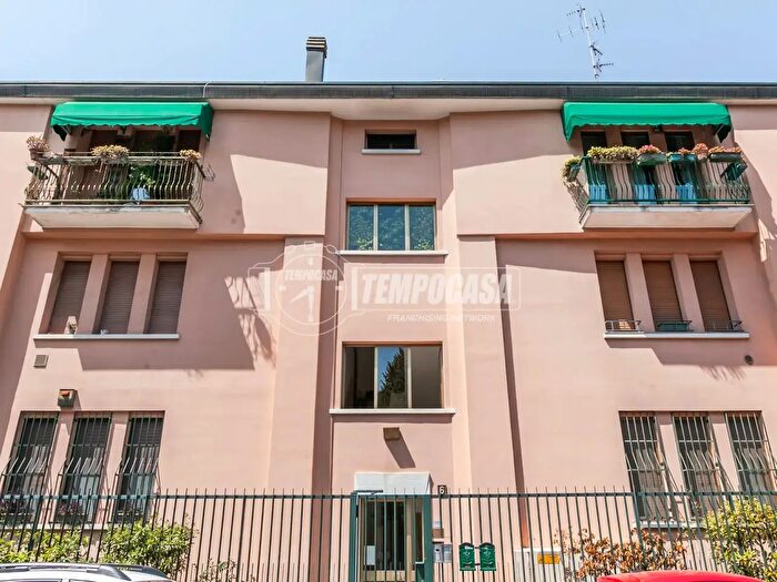 Appartamento trilocale in vendita in Via Serrani Gaetano, Milano
