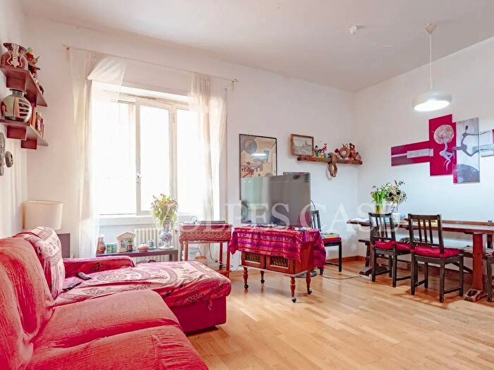 Appartamento quadrilocale in vendita in Via Isole Eolie, Roma