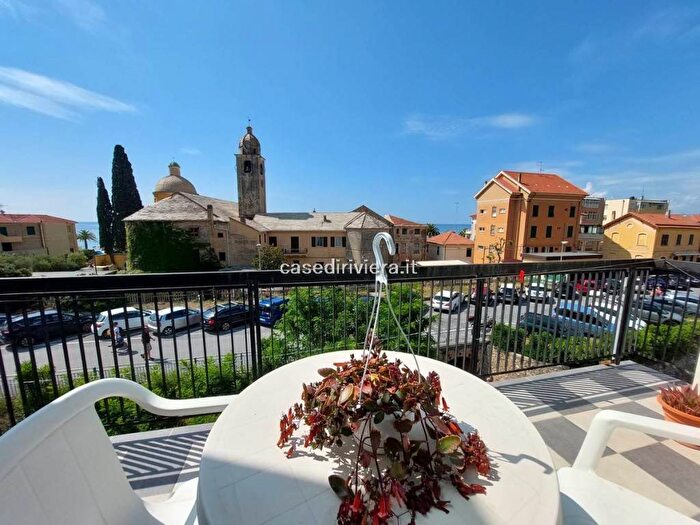 Appartamento quadrilocale in affitto in Strada degli Ulivi, Varigotti, Finale Ligure