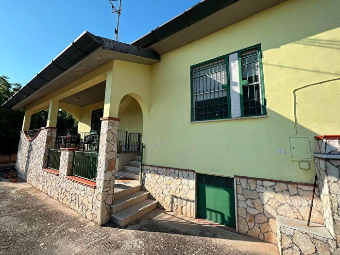 Casa trilocale in vendita in Via delle Pecore, Sezze