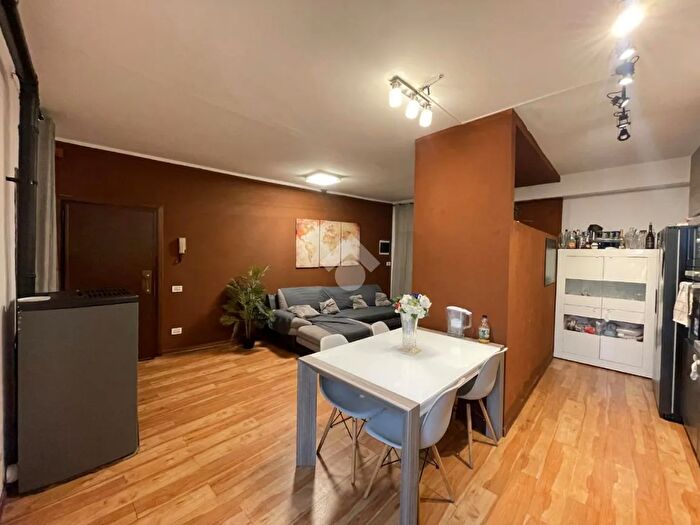 Appartamento trilocale in vendita in Via Ghiaie, Villa DAlme