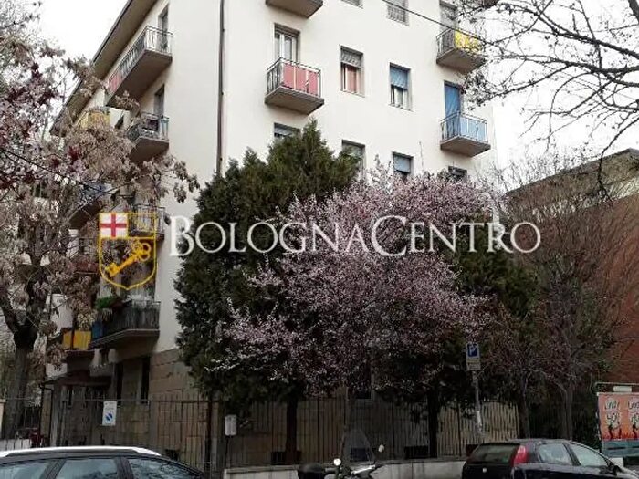 Appartamento trilocale in affitto in Via Carlo Alberto Pizzardi, Bologna