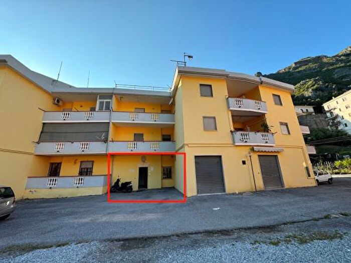 Appartamento quadrilocale in vendita in Via Vincenzo Guaragna, Orsomarso