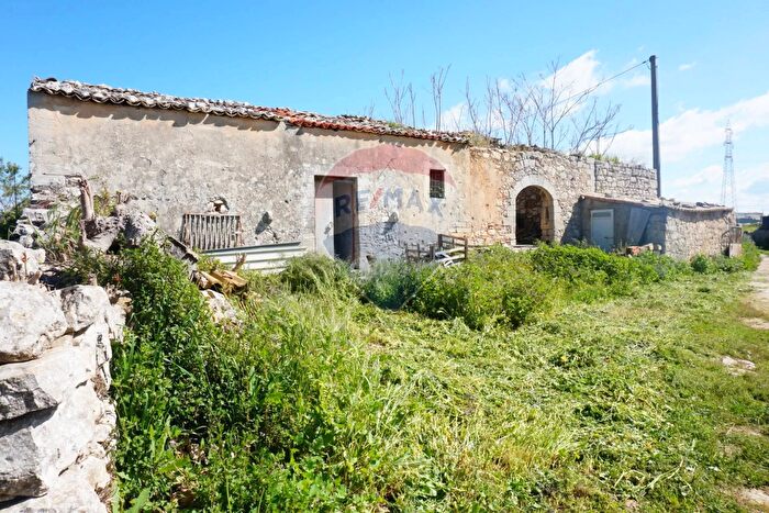 Casa con 8 locali in vendita in Contrada Monachella, Ragusa