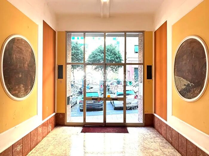 Appartamento con 6 locali in vendita in Corso Luigi Andrea Martinetti, Genova