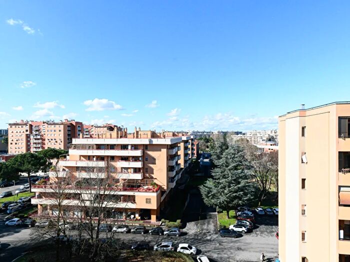 Appartamento quadrilocale in vendita in Via Pietro Campilli, Roma