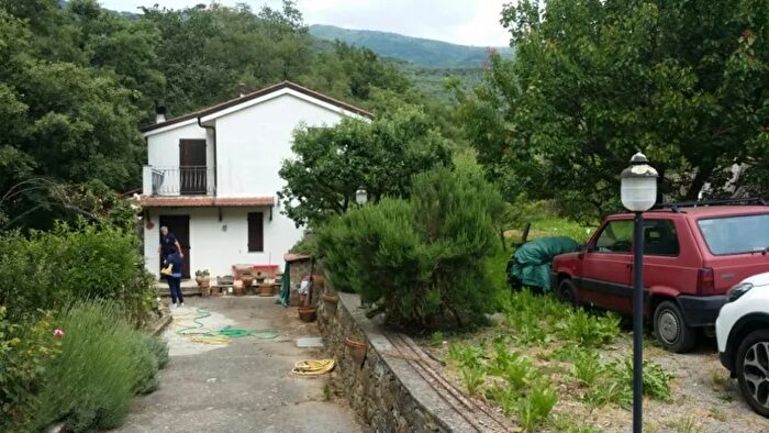 Casa quadrilocale in vendita in Strada Olivastri, Lucinasco