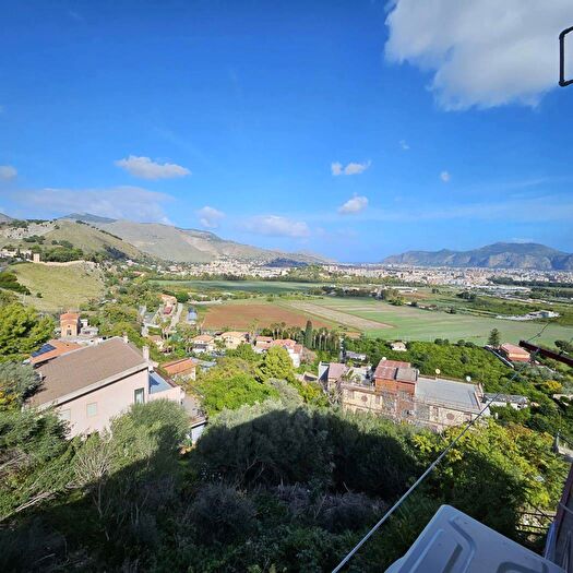 Appartamento quadrilocale in vendita in Via Francesco Baracca a, Palermo