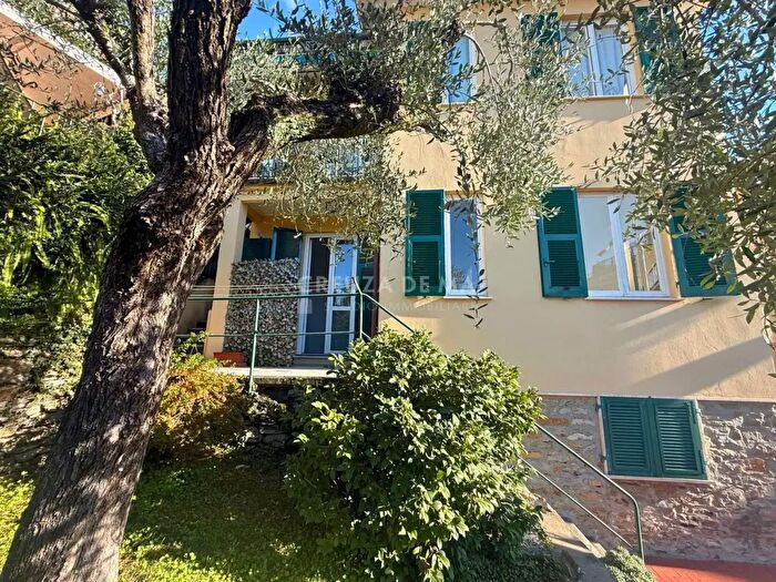 Appartamento con 5 locali in vendita in Via Carcara, Rapallo