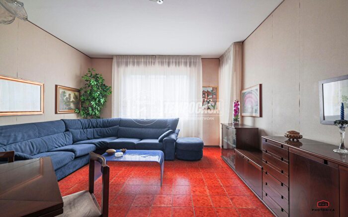 Appartamento con 5 locali in vendita in Via Odoardo Gardella, Ravenna