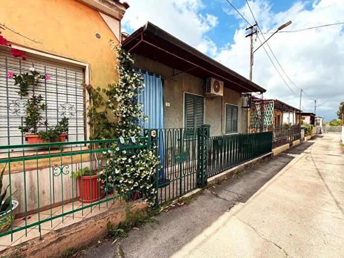 Appartamento trilocale in vendita in Via Marte, Latina